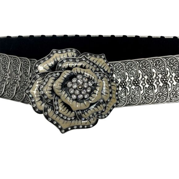 Belt Large Silver Toned Fishscale Rhinestone Flower Buckle Elastic 30 1/2 Inches - Picture 2 of 8